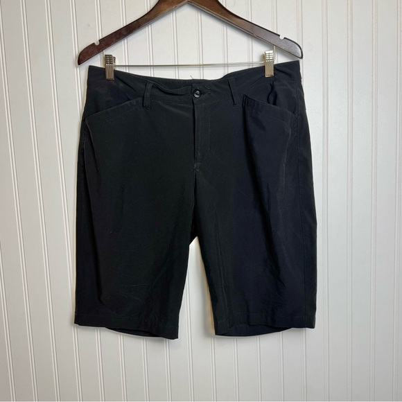 Eddie Bauer womens black hiking shorts size 12 10" inseam C30 - Picture 1 of 5